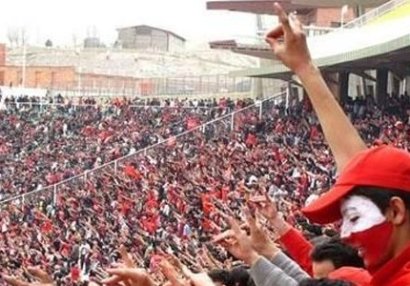 Təbriz stadionunda möhtəşəm görüntülər: “Qarabağ bizimdir, bizim olacaq” - FOTO/VİDEO