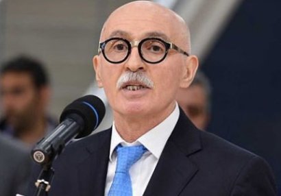 Nazir müavini yanan məktəbə gəldi