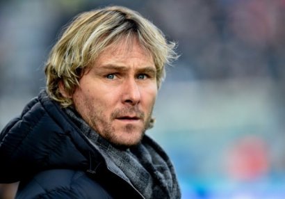 Alleqrini Nedved yola saldırıb