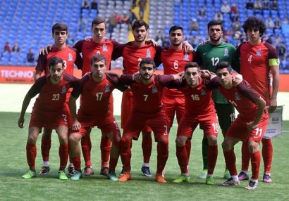 Millimizə 24 futbolçu çağırıldı