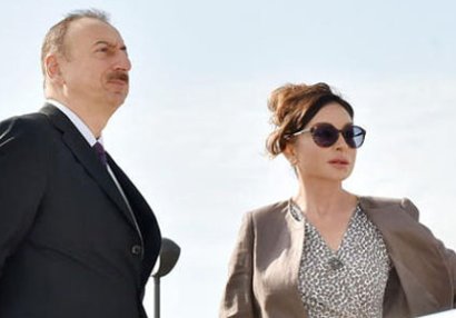 İlham Əliyev və Mehriban Əliyeva final matçında - FOTO