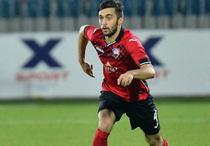 Daha bir futbolçu \