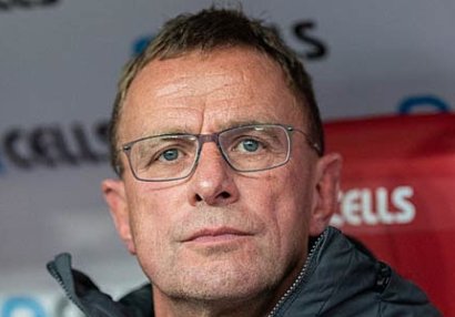 Bundesliqa klubu baş məşqçisini istefaya göndərdi