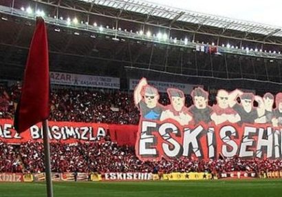 FIFA Rəşad Sadıqovun sabiq komandasını cəzalandırdı