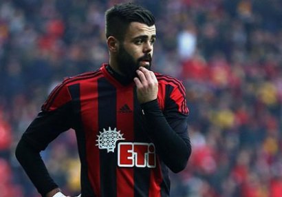 AFFA türk futbolçunu milliləşdirir