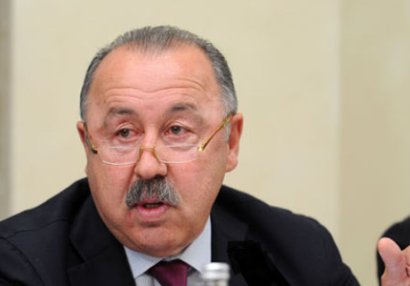 Qazzayev \
