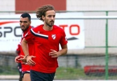 Türkiyə klubu millimizin futbolçusu ilə yollarını ayırdı