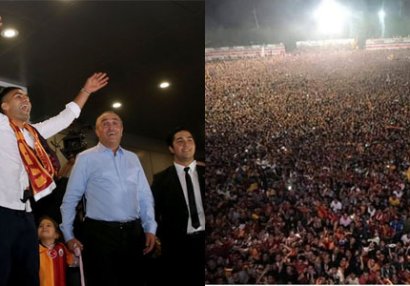 İstanbulda möhtəşəm qarşılanma - FOTO/VİDEO