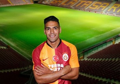 Bir gündə 4 transfer: Falkaonun maaşı açıqlandı