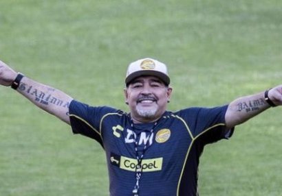 Maradona ilk qələbəsini belə qeyd etdi - VİDEO