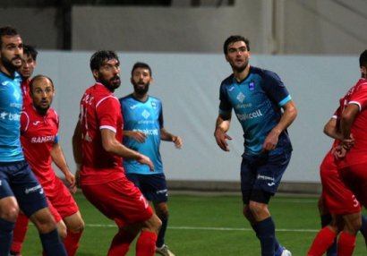 Perulu futbolçu: \