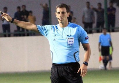 Azərbaycanın FIFA referisi \