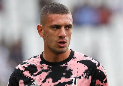 “Mançester Yunayted”dən türk futbolçuya 30 milyonluq təklif