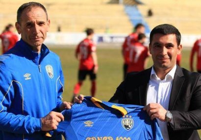 “Bunların öz “kruq”ları var, kənardan kimsənin futbolda olmasını istəmirlər”