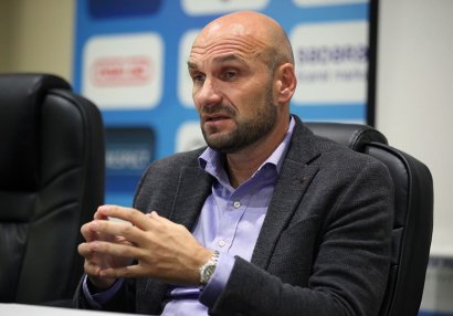 Sopiçdən debüt şərhi: \