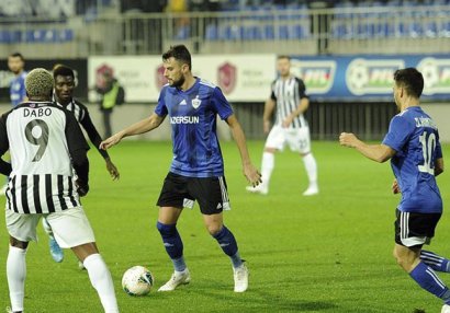 Azərbaycan Premyer Liqası: İlk yarıda neçə futbolçu oynayıb?