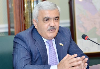 Rövnəq Abdullayev: \