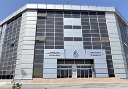 Baş məşqçi postu, yoxsa hərraca çıxarılan lot?