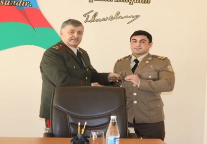 Dünya çempionumuza zabit rütbəsi verildi - FOTO