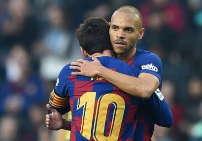 “Məni Messi qucaqlayıb, paltarlarımı yumayacam\