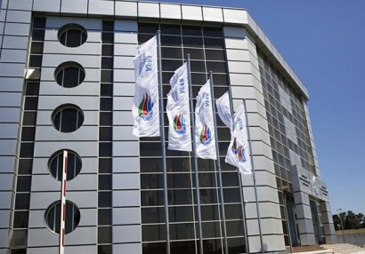 AFFA bütün liqalarda oyunları koronavirusa görə təxirə saldı