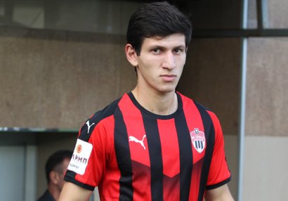 Futbolçumuz oynadı, darmadağına sevindi