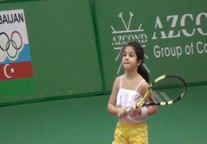Bakı Tennis Akademiyasında bazar: 9 yaşlı idmançımız ölkəni tərk etdi (VİDEO)