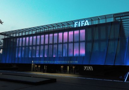 FİFA yay transfer pəncərəsini bağlamaya bilər