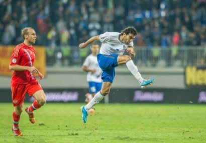 BİZİM FUTBOL: Rusiyanı Bakıda sevinməyə qoymayan milli ümid - VİDEO