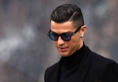 Ronaldu karantin dönəmini dərs oxumaqla keçirir - FOTO