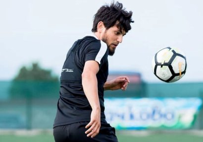 Azərbaycanlı futbolçular karantin rejimini pozdu - VİDEO