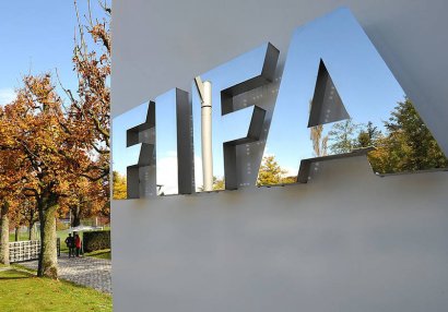 FIFA yaz-payız sisteminə keçir