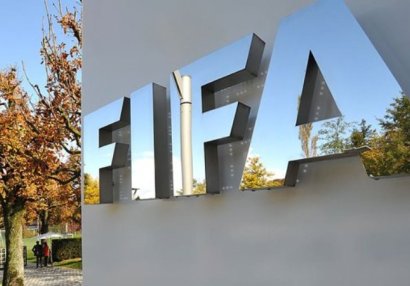 ФИФА разрешит проводить пять замен при возобновлении сезона