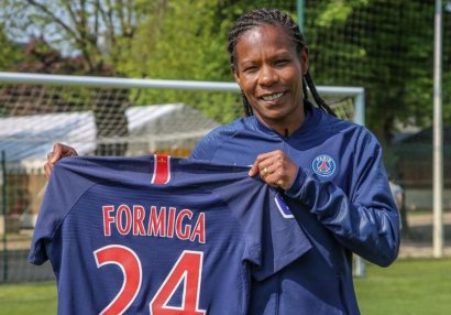 Avropa nəhəngi 42 yaşlı futbolçu ilə müqavilə imzaladı