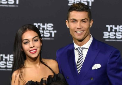 Sevgilisi Ronaldunun futbolkasını satacaq - ÖZÜ DEDİ