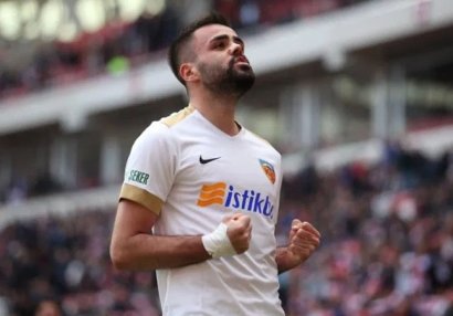 Türk futbolçu: \