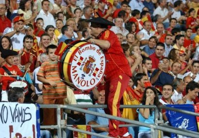 Məşhur azarkeş barabanını satışa çıxardı - Maddi vəziyyəti pisdi (FOTO)