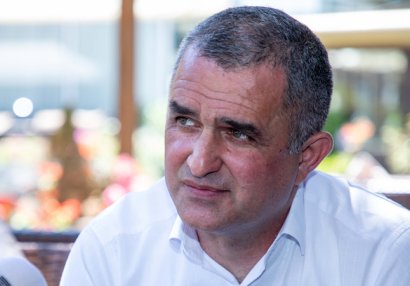 Tərlan Əhmədov Kamal Quliyevi futbola qaytarır