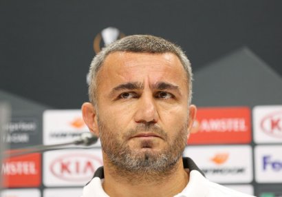 Qurban Qurbanov və oğlu mövsümün ən yaxşı futbolçusunu açıqladı