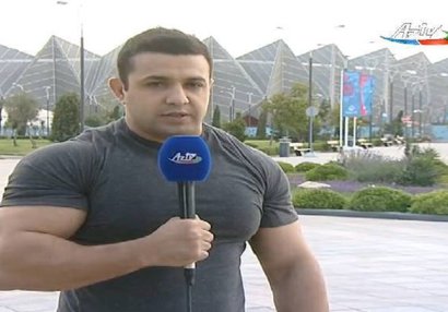 Azərbaycan çempionu birnəfəsə 30 çiy yumurtanı içdi - VİDEO