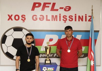 Peşəkar Futbol Liqası medalçıları mükafatlandırdı - FOTOLAR
