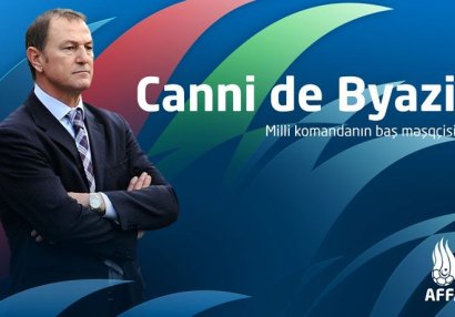 De Byazi AFFA ilə müqavilə bağladı, azərbaycanca danışdı