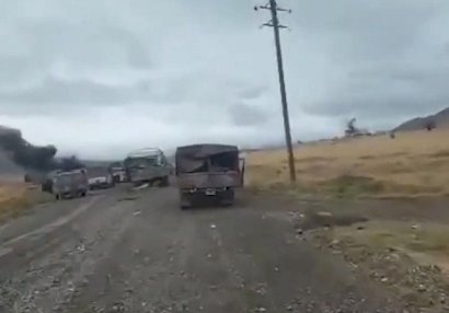 Ermənistan hərbçiləri bir kolon hərbi texnika və avtomobilləri qoyub qaçdı - VİDEO