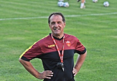 Faruk Hacibegiç Azərbaycanla oyun öncəsi problemlərdən danışdı