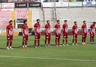 Türk klubunda koronavirus şoku: Daha 3 futbolçu yoluxdu