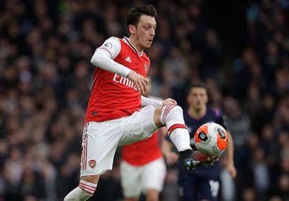 Mesut Özilin yeni klubu açıqlandı