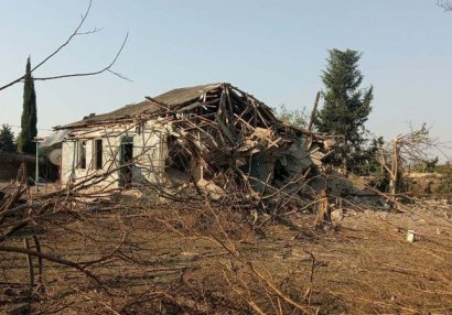 Düşmənin atdığı “Smerç” Tərtərdə evi dağıtdı - FOTOLAR