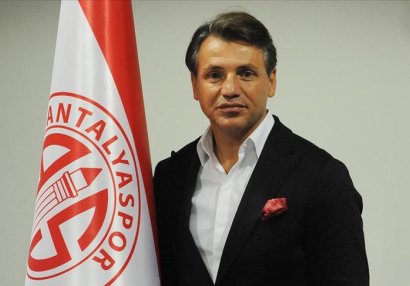 Türkiyə klubu baş məşqçisini yola saldı