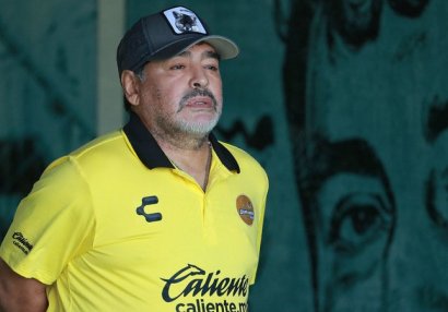 Maradona xəstəxanaya yerləşdirildi