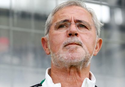 Əfsanəvi futbolçunun səhhəti ağırlaşdı